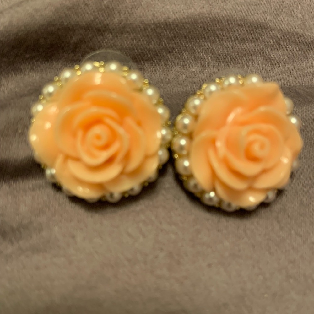 Vintage pink rose earrings